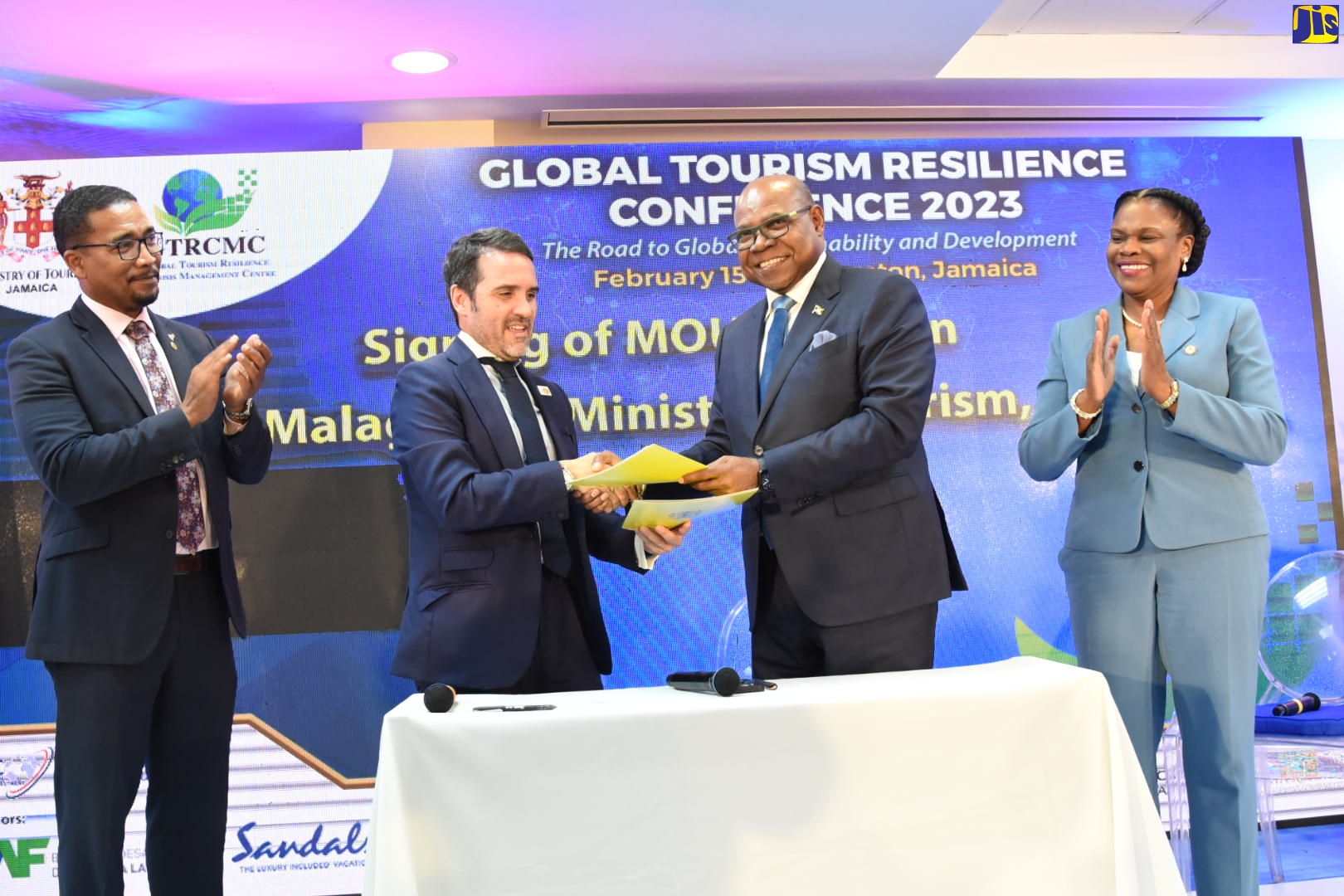 PHOTOS: Tourism Ministry Signs MOU With City of Malaga, Spain