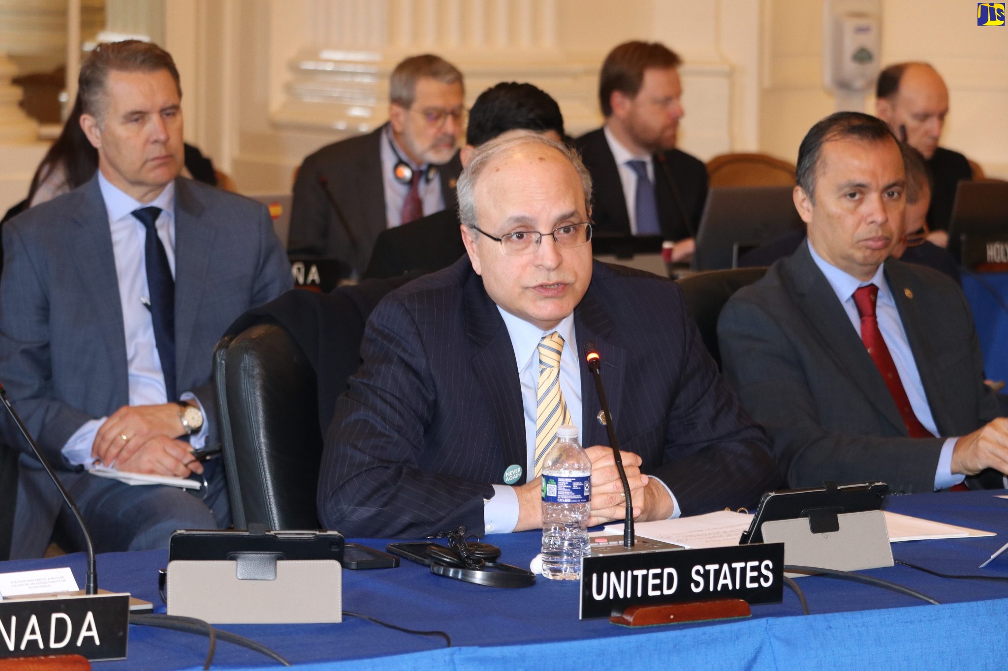 OAS Pays Tribute to the Late Richard Bernal