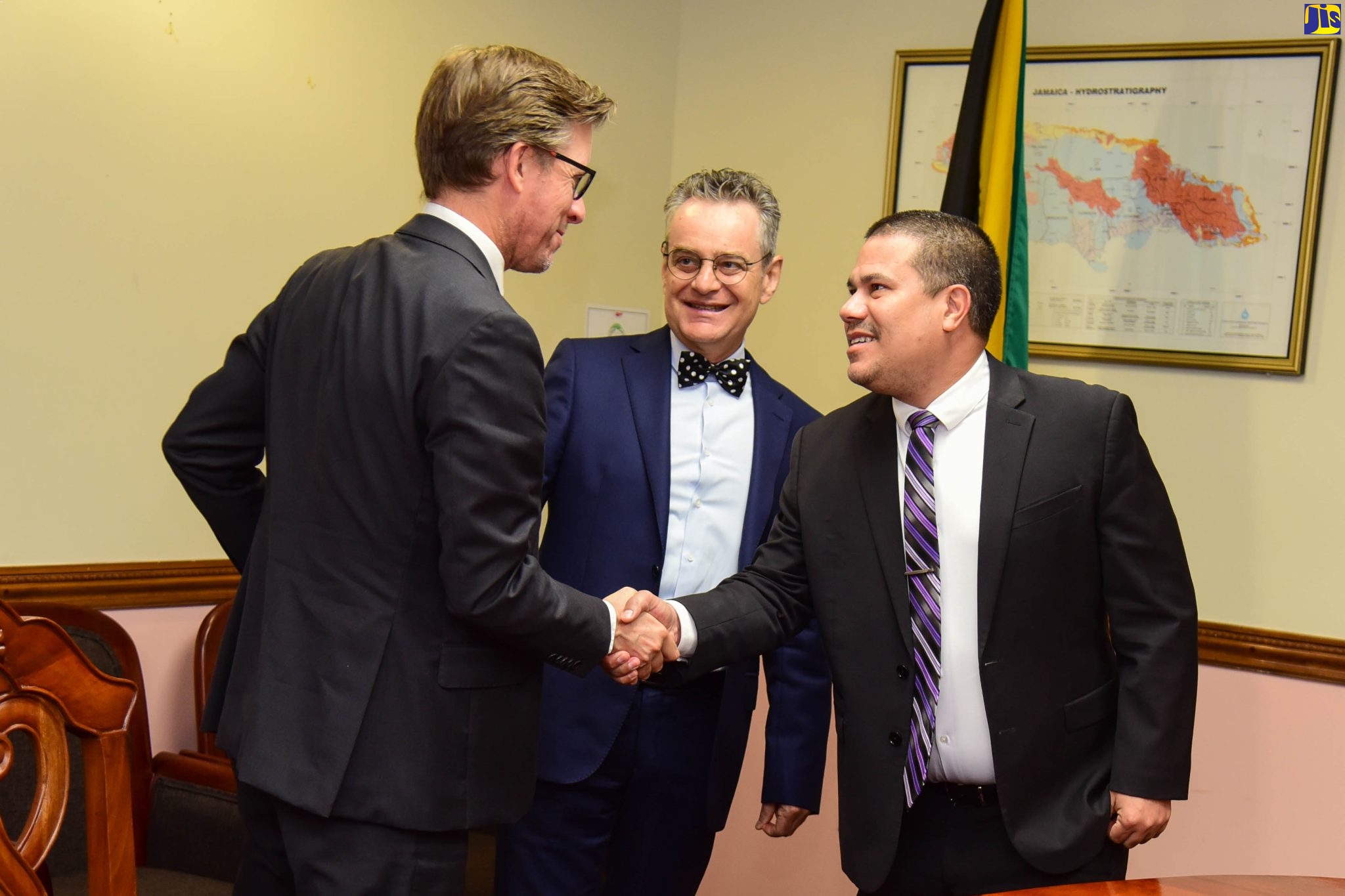 PHOTOS: Senator Samuda Meets with French Delegation