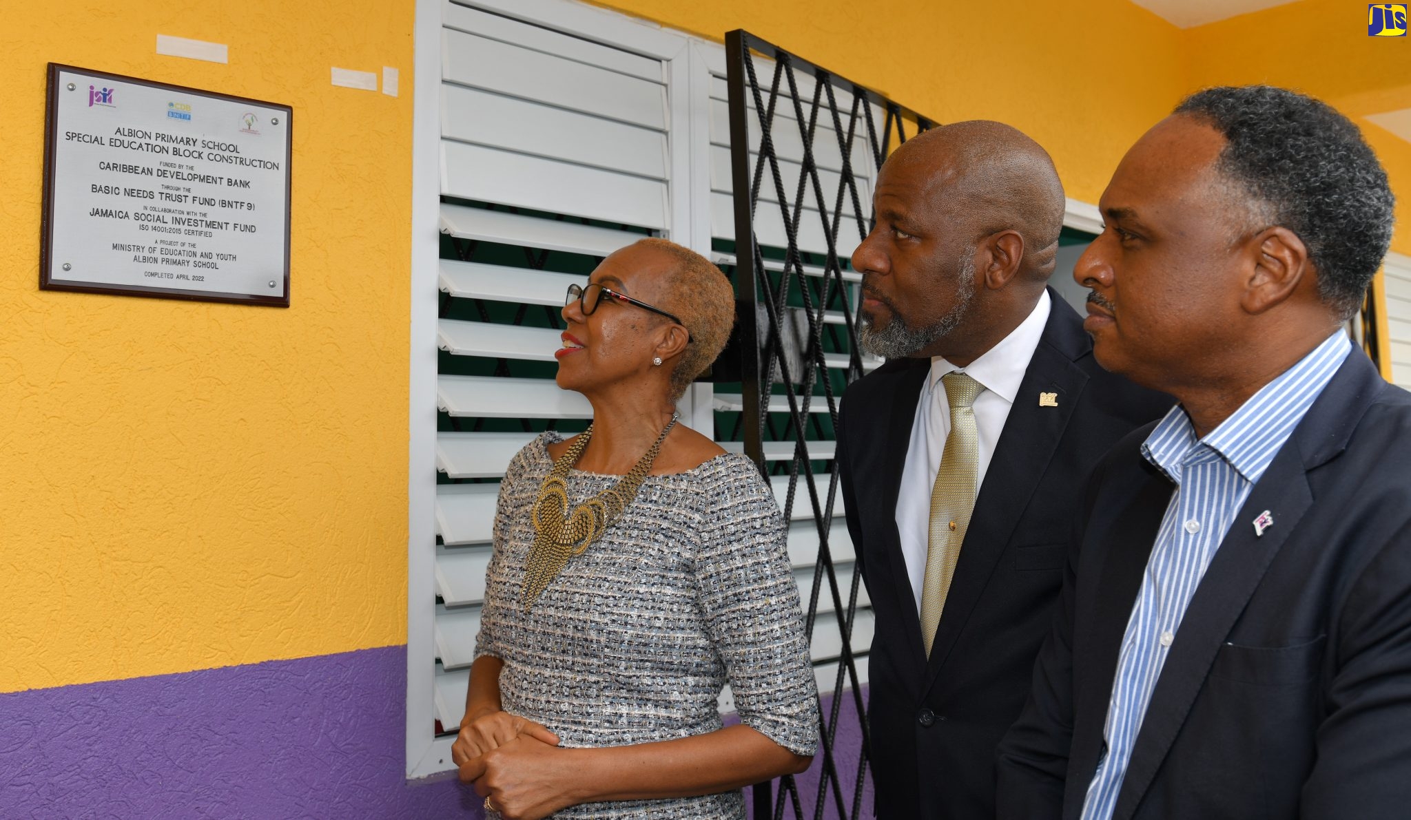 Albion Primary School in Manchester Gets New Classroom Block