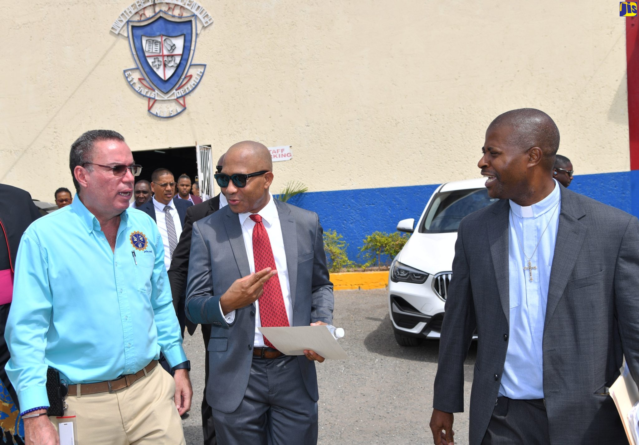 10,000 Laptops Being Provided to High Schools