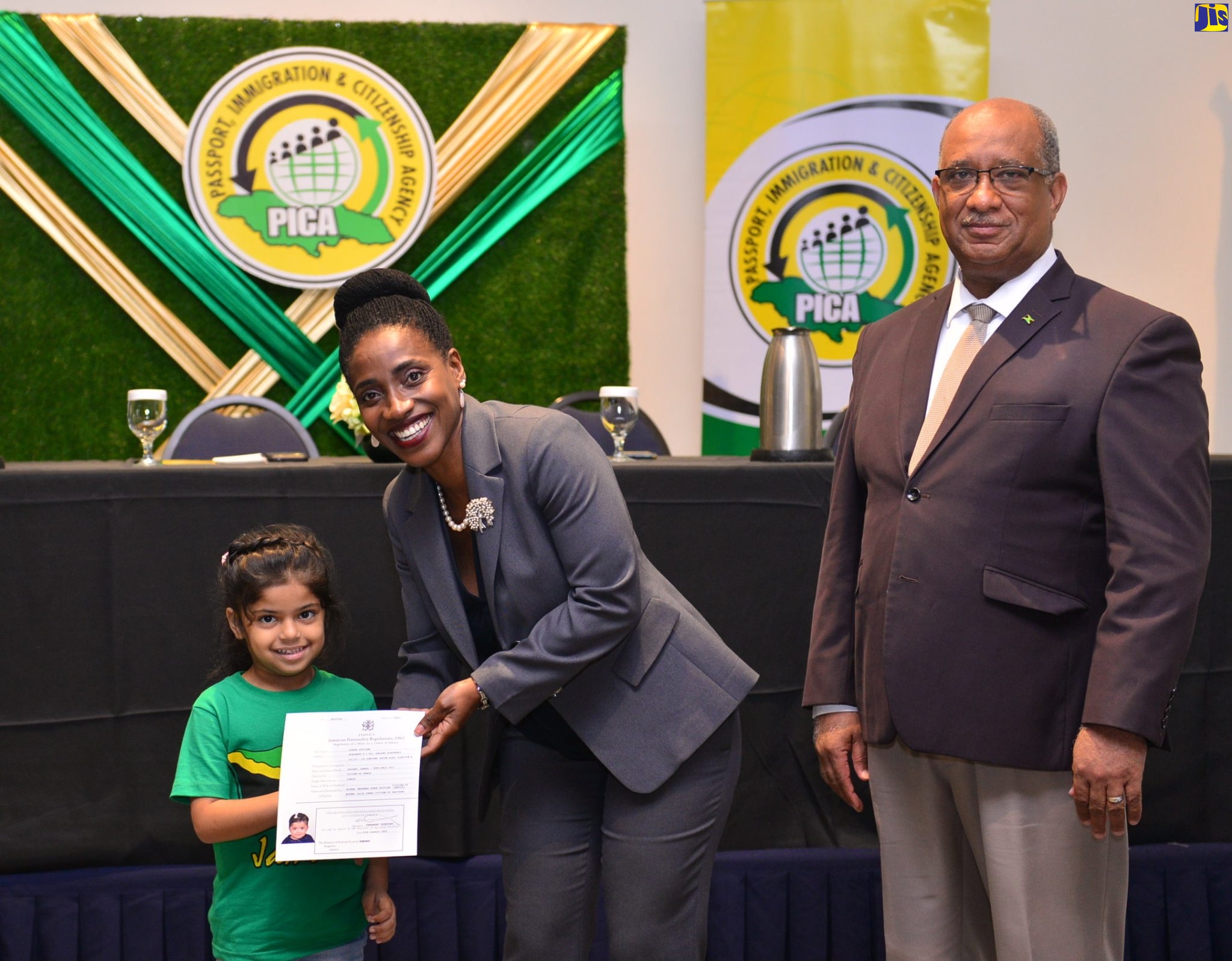Citizenship Granted to 24 Persons