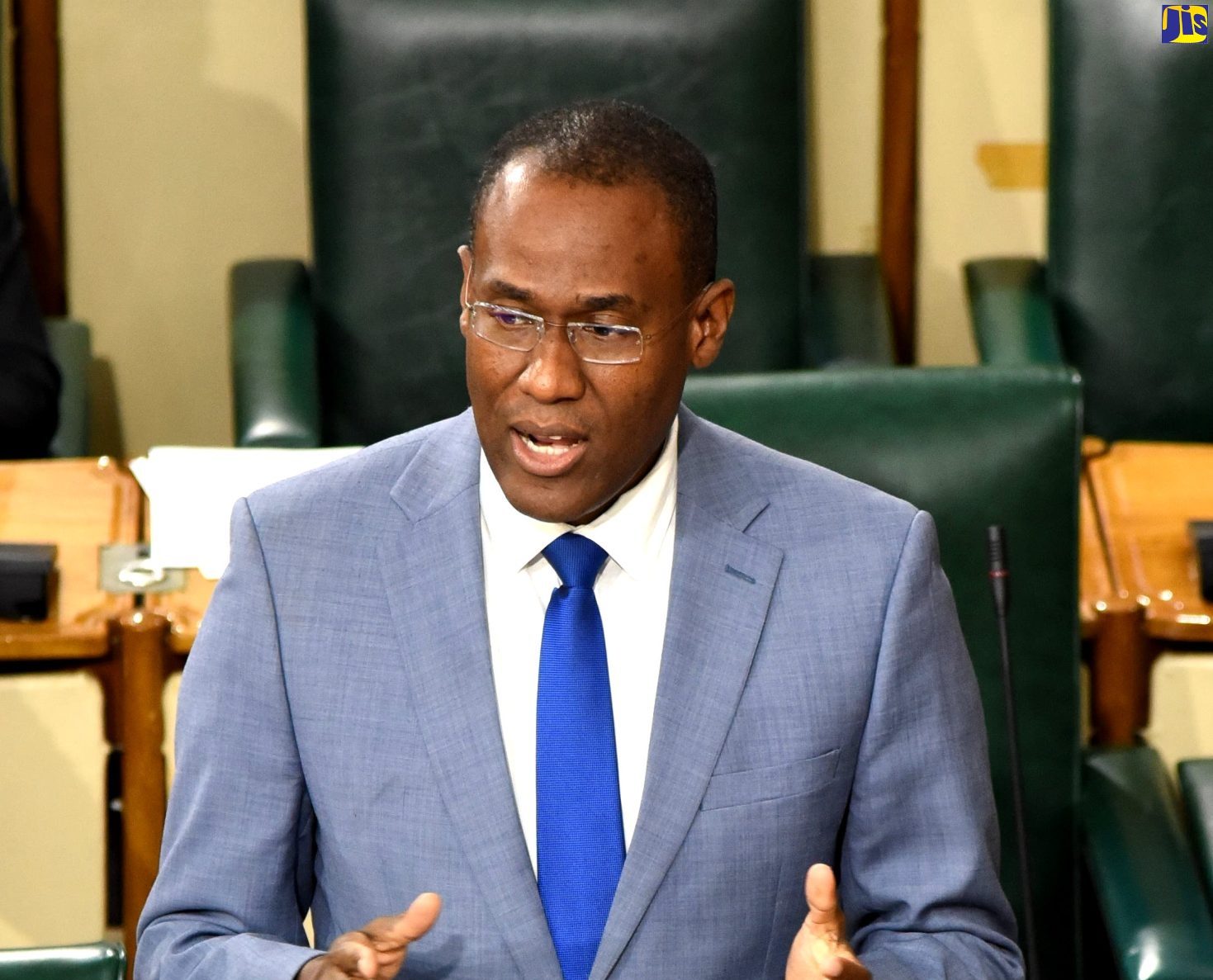 Finance Minister Thanks Civil Servants Accepting Restructured Compensation Package