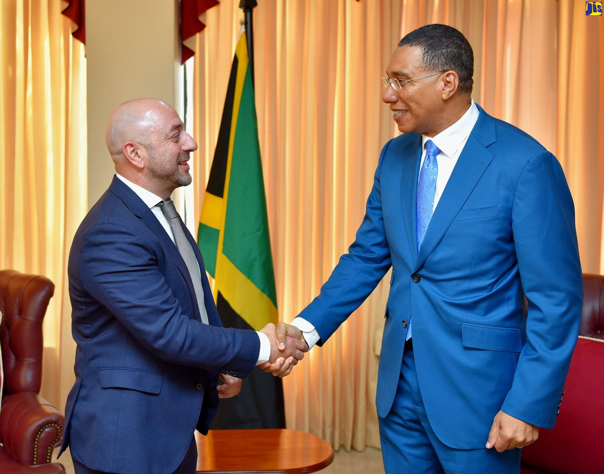 photos-pm-meets-with-digicel-s-chief-executive-officer-jamaica