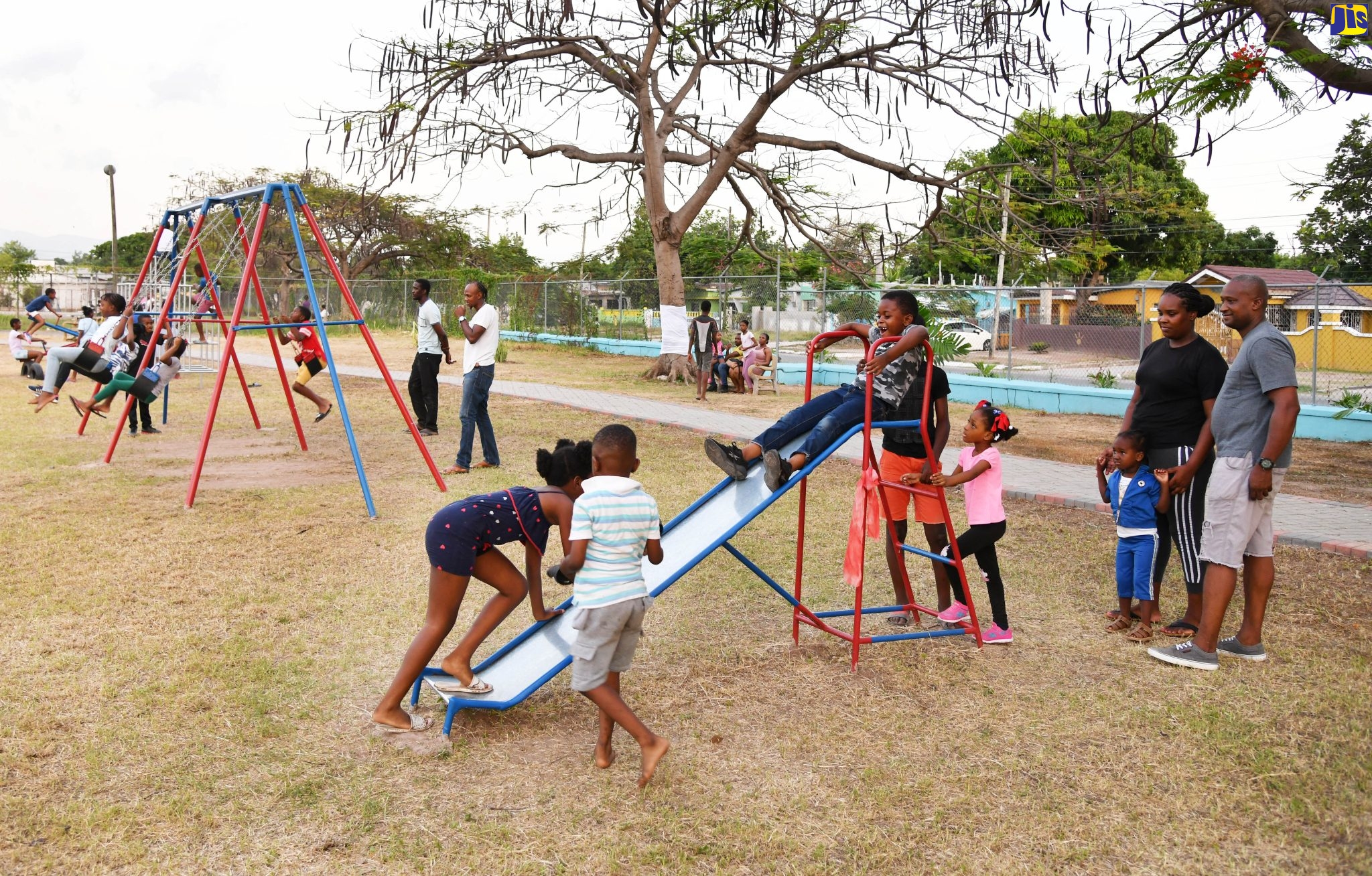 Residents of Pembroke Hall Get Wellness Park