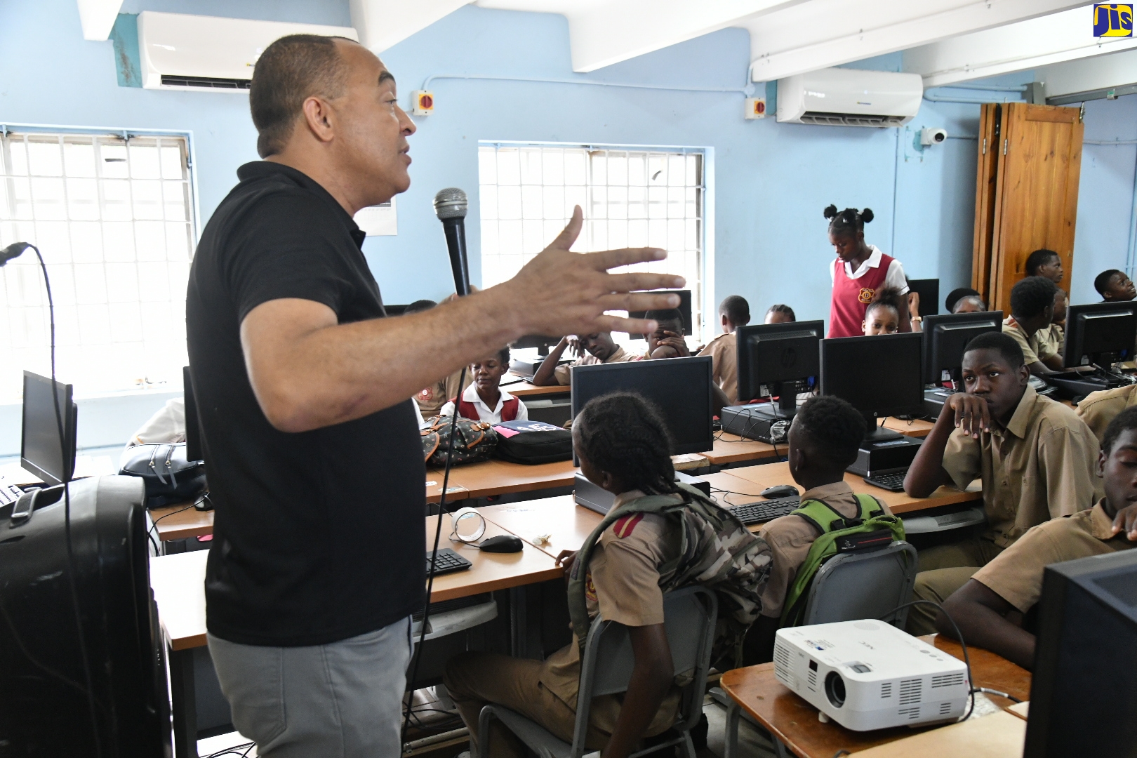 Dr. Tufton Conducts ‘Wellness Check-In’ at Denham Town High School