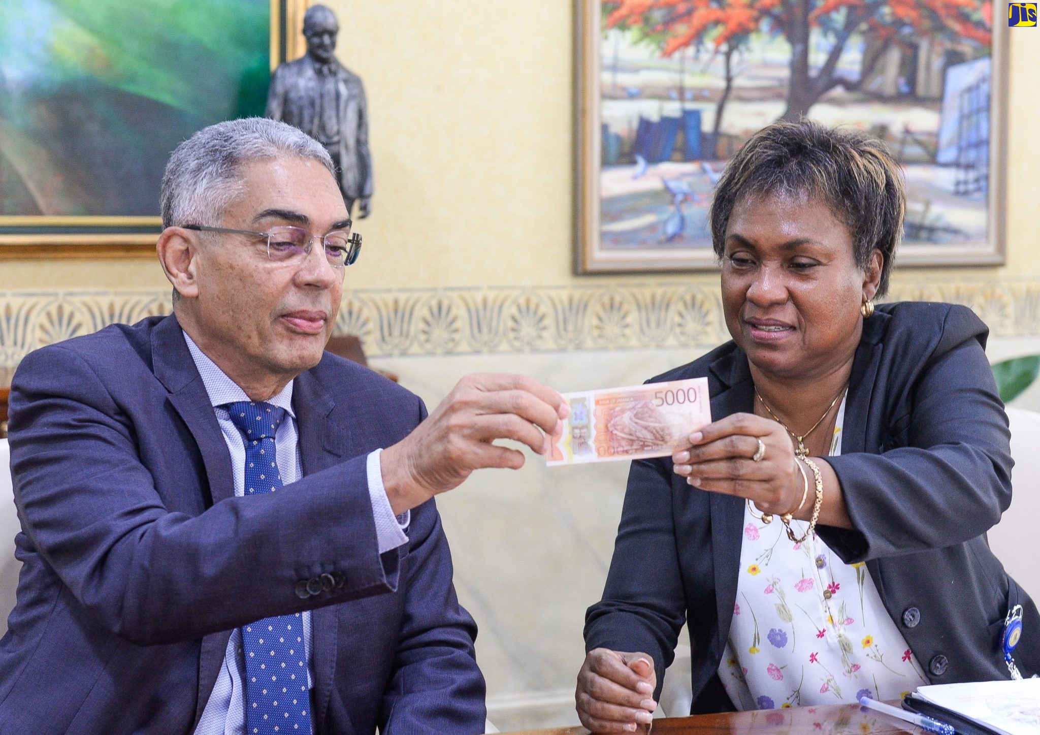 Gradual Reduction Anticipated for Paper-Based Banknotes in Circulation