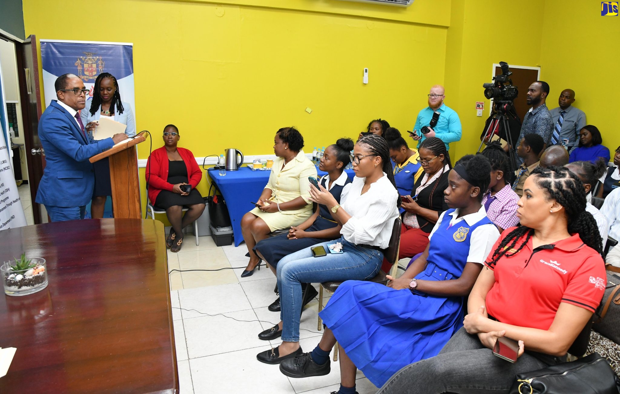 US Farm Workers Make Donation to St. Catherine Agriculture Students