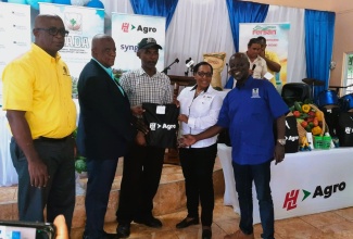 South St. Elizabeth Farmers Get Relief Supplies