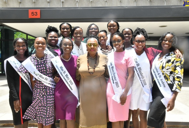 PHOTOS: Festival Queens Call on Minister Grange