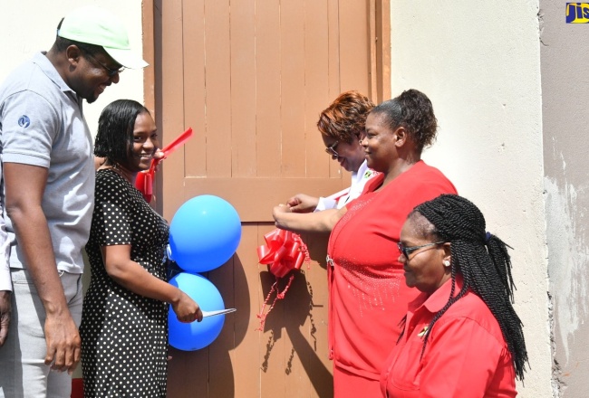 Residents of New Longville Get Postal Agency