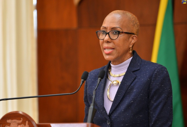 Broadband Connection for Over 770 Schools by Year End