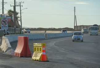 Motorists heading into Kingston from St. Thomas utilised an additional lane at this section of the Southern Coastal Highway Improvement Project (SCHIP) during peak hours on Monday (September 4), while those bound for St. Thomas were allowed to occupy a single lane on the opposite side. This and other measures resulted in a free flow of traffic on the first day of the 2023/24 academic year.

