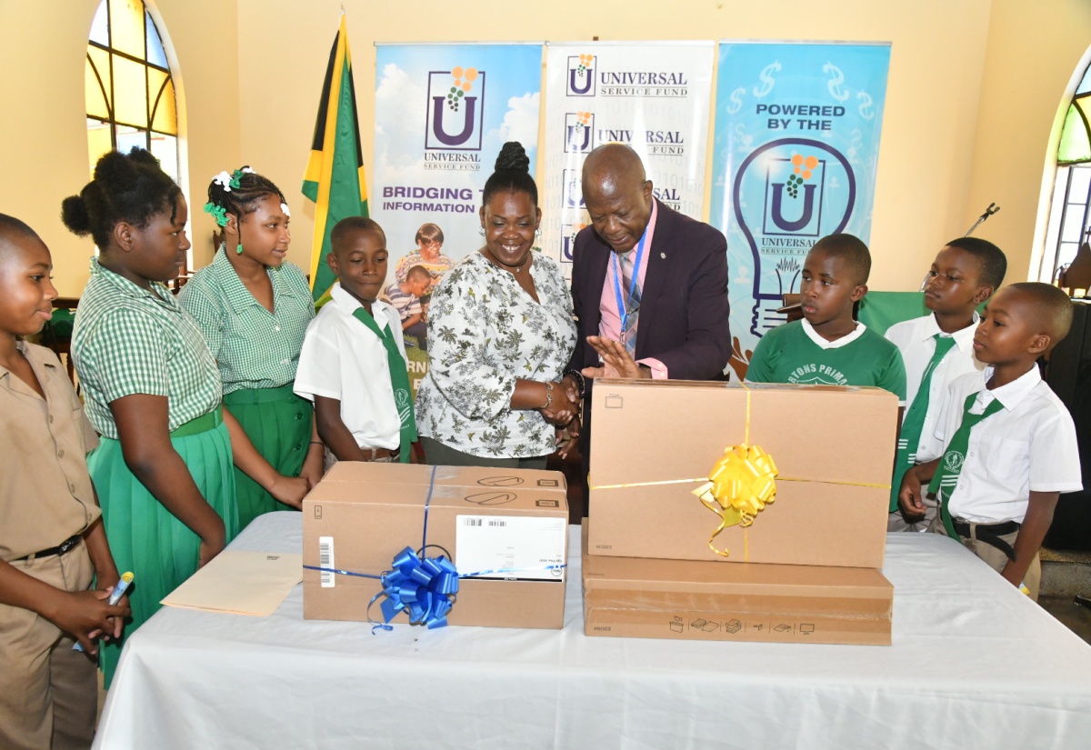 PHOTOS: Barton’s Primary School Gets Desktops from USF