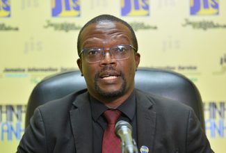Head of the Jamaica Cyber Incident Response Team (JaCIRT), Lieutenant Colonel (Lt. Col) Godphey Sterling, addresses a JIS Think Tank on Thursday (September 28).

