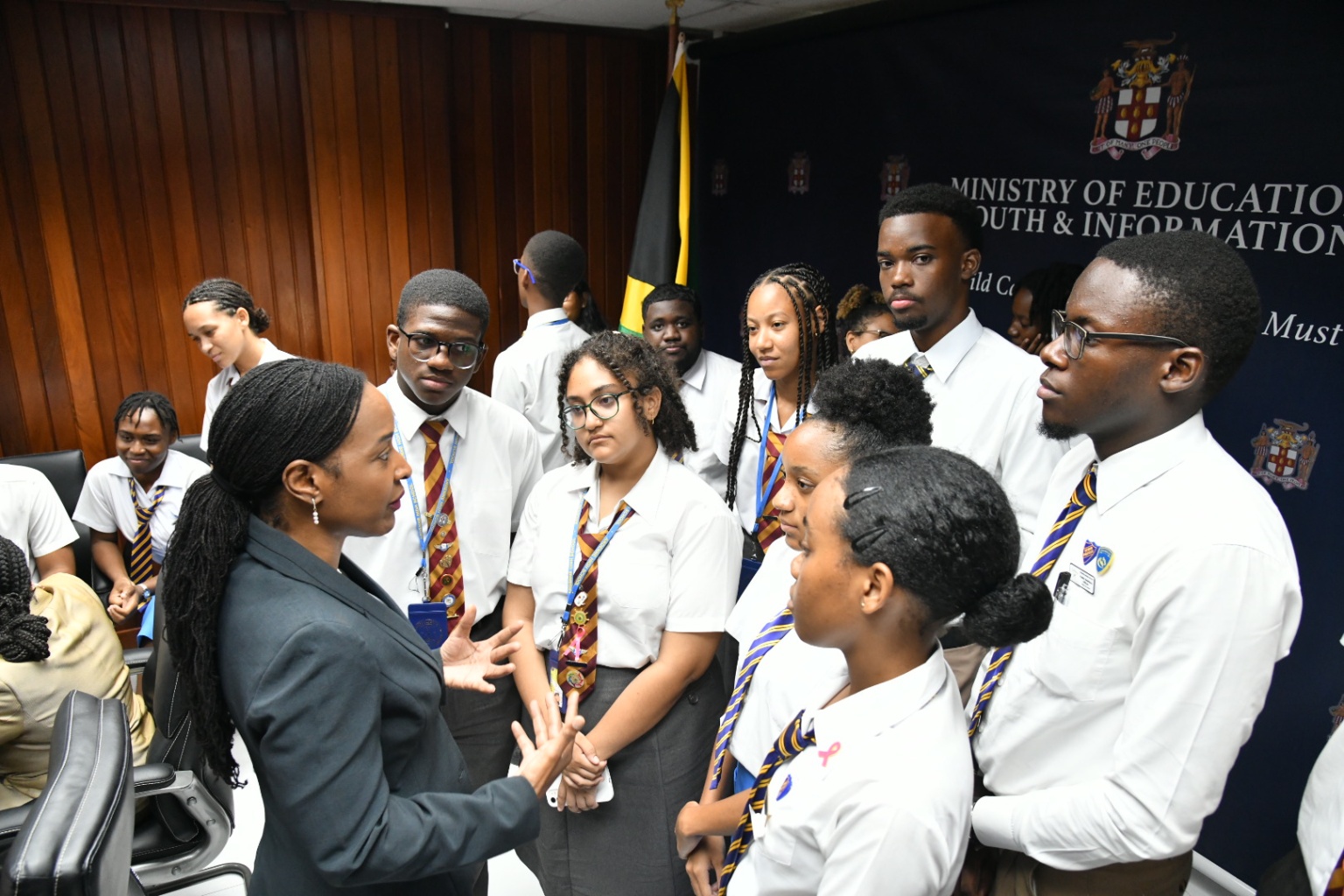 PHOTOS: Ardenne High School and Harrison College Students Visit ...