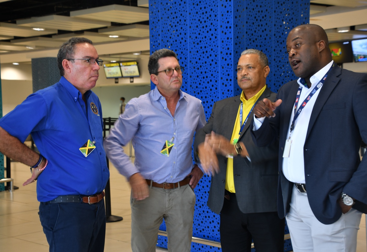 Airports Getting Ready for Busy Christmas Season