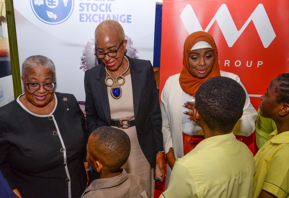 Education Minister Endorses JSE Primary School Stock Market Education Programme