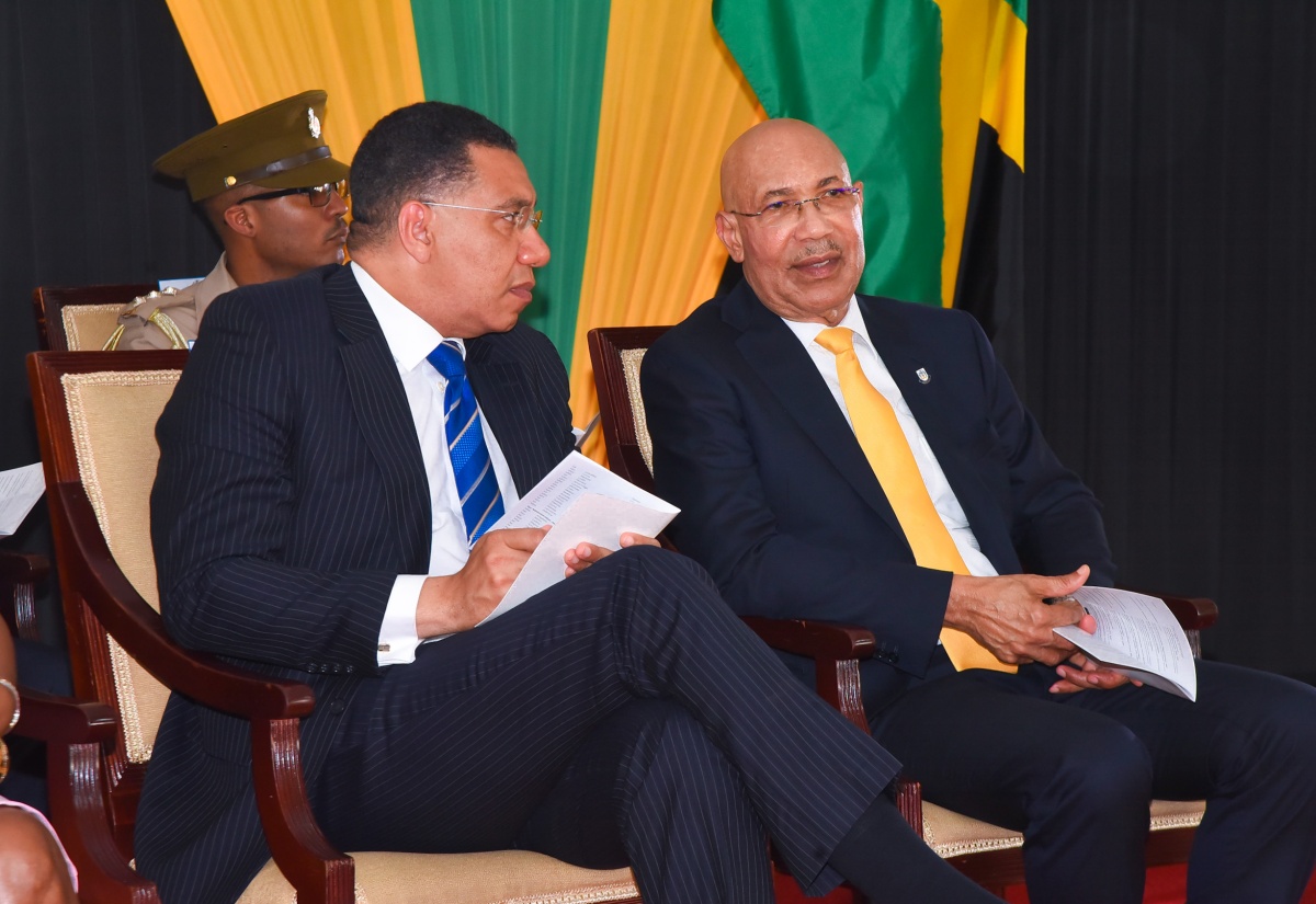 Over 600 Civil Servants Honoured for Long and Dedicated Service