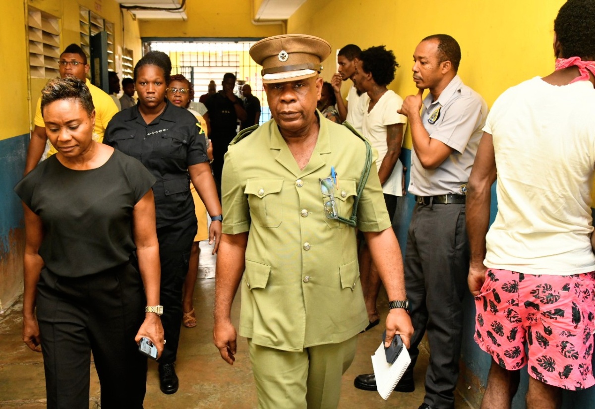 PHOTOS: State Minister Flynn Tours Horizon Remand Centre