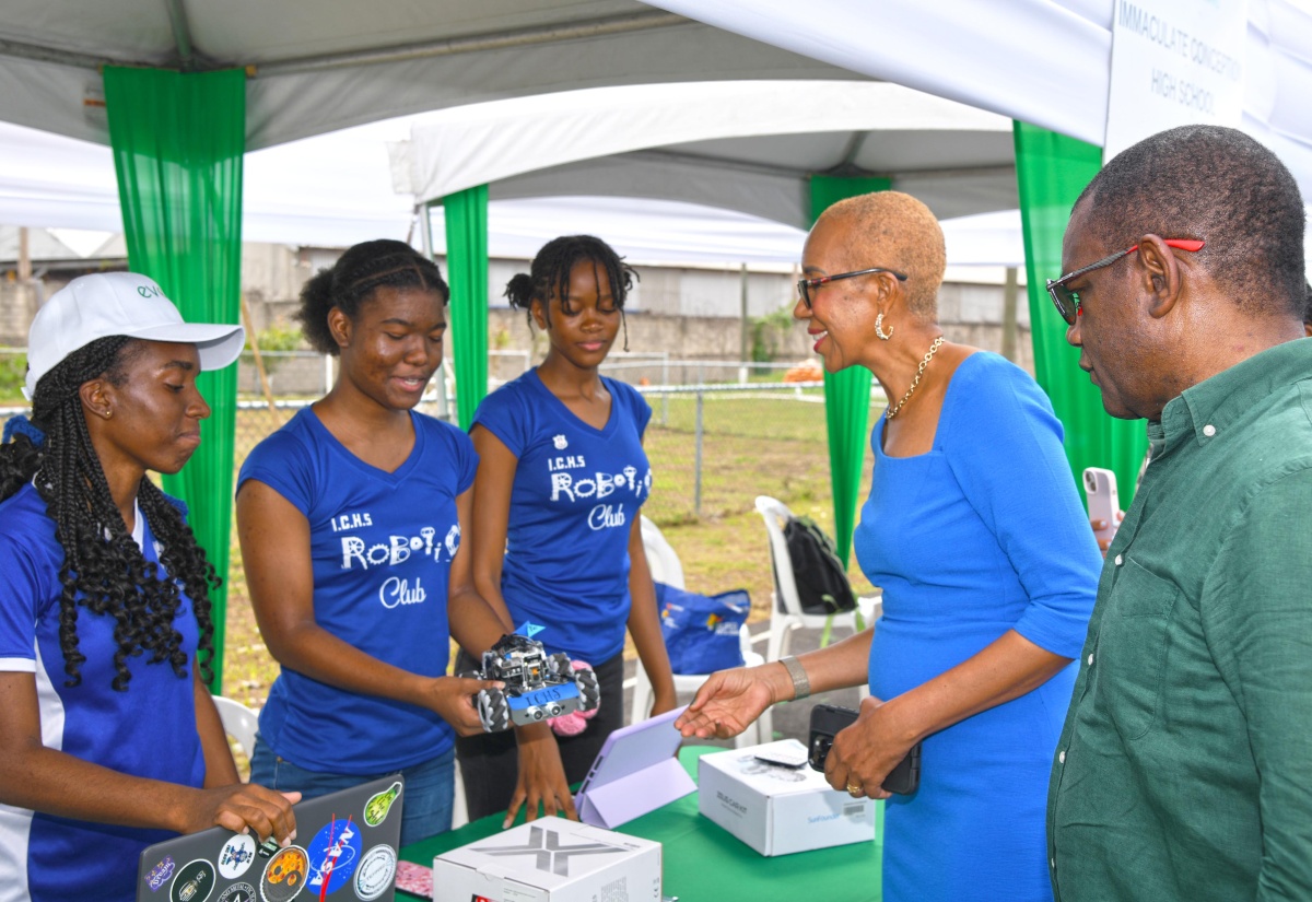 PHOTOS: Evergo Secondary Schools’ Robotics Competition