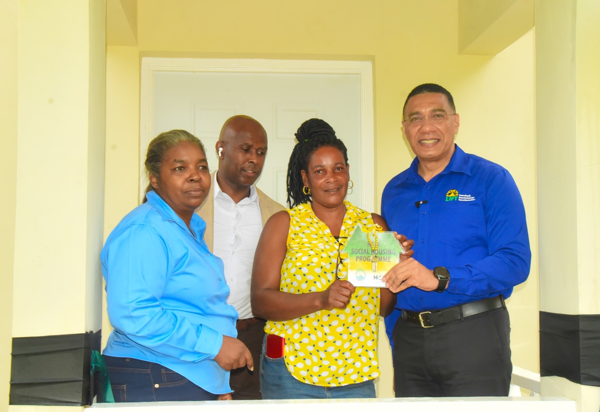 Families Get New Homes for Christmas