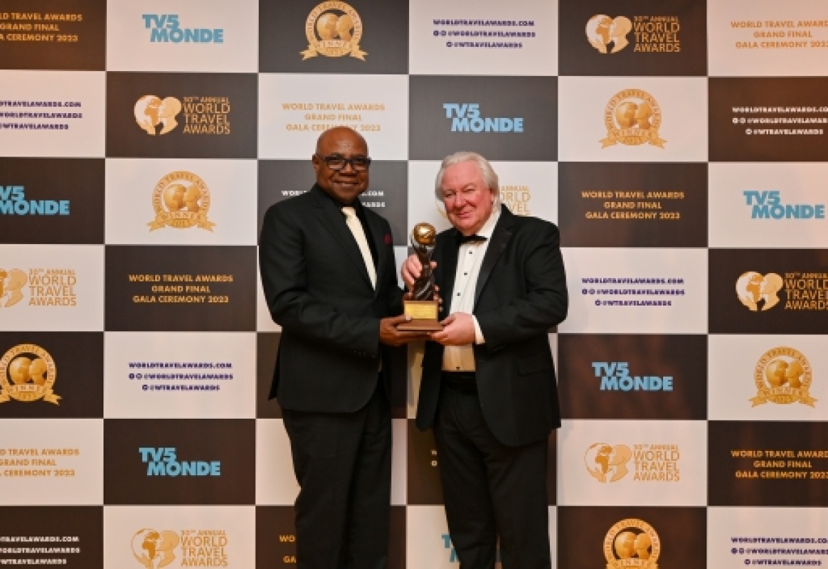 Jamaica Wins Tourism Awards in Dubai, as Bartlett Presents Resilience Awards