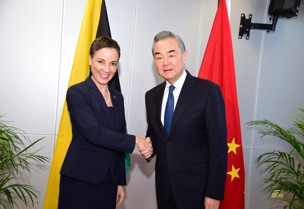 PHOTOS: Chinese Foreign Minister Visits Foreign Affairs Ministry