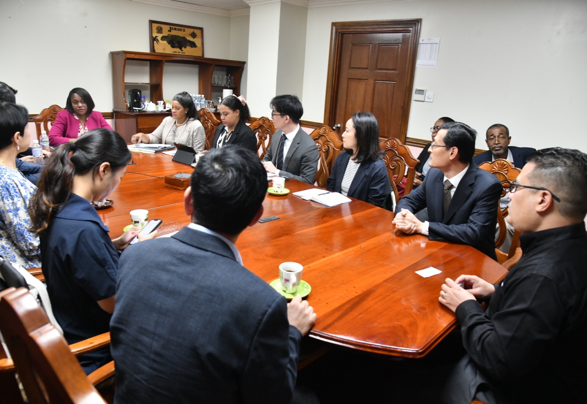 PHOTOS: Minister Samuda Meets with Korean Delegation