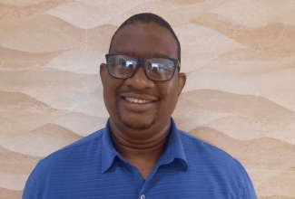 Advisor to the International Trade Centre (ITC) and Director General of the Hazardous Substances Regulatory Authority (HSRA), Cliff Riley.

