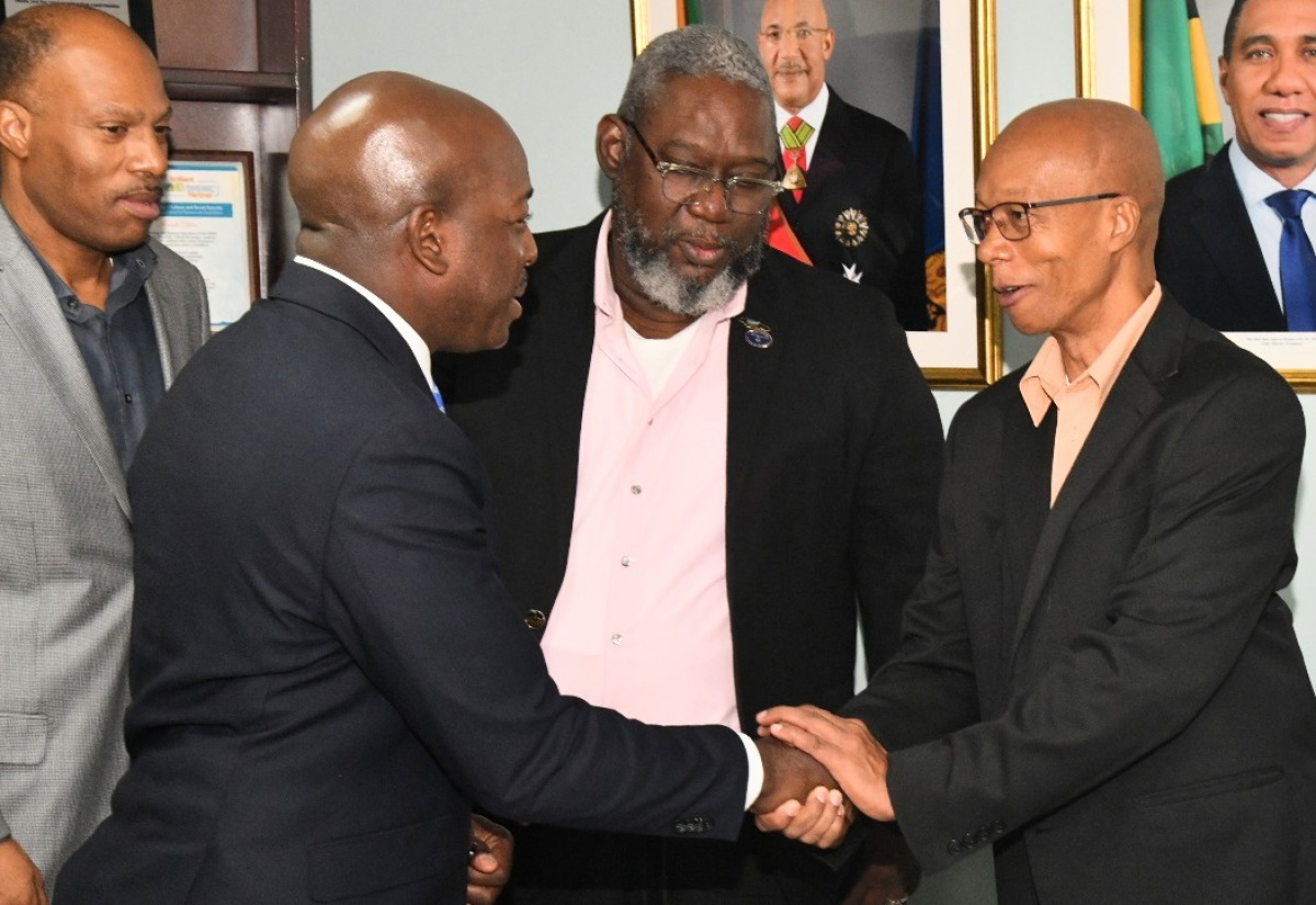 PHOTOS: Minister Charles Jr. Meets with Trade Unionists