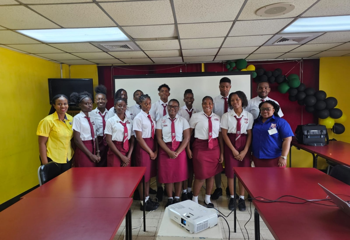 PHOTOS: Eltham High School Tour