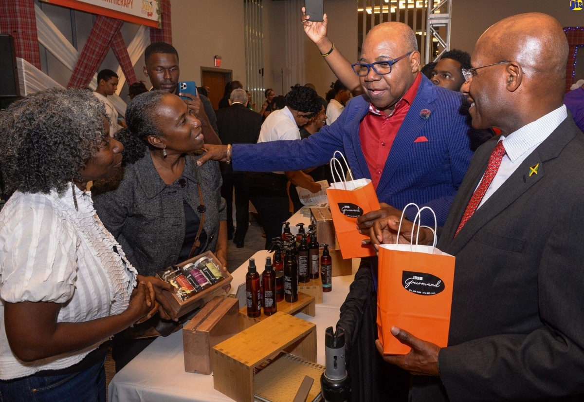 Applications Open for Christmas in July Trade Show