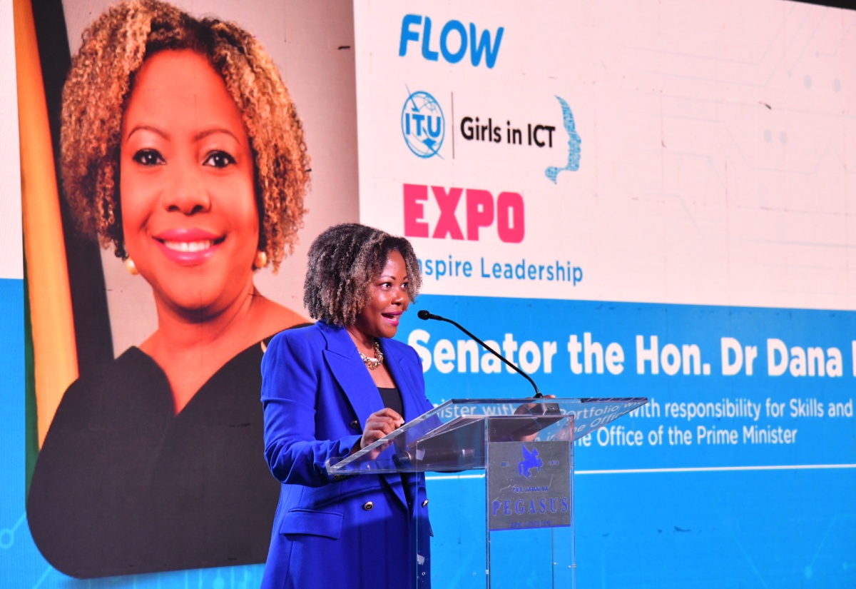 PHOTOS: Flow Girls in ICT Day Expo