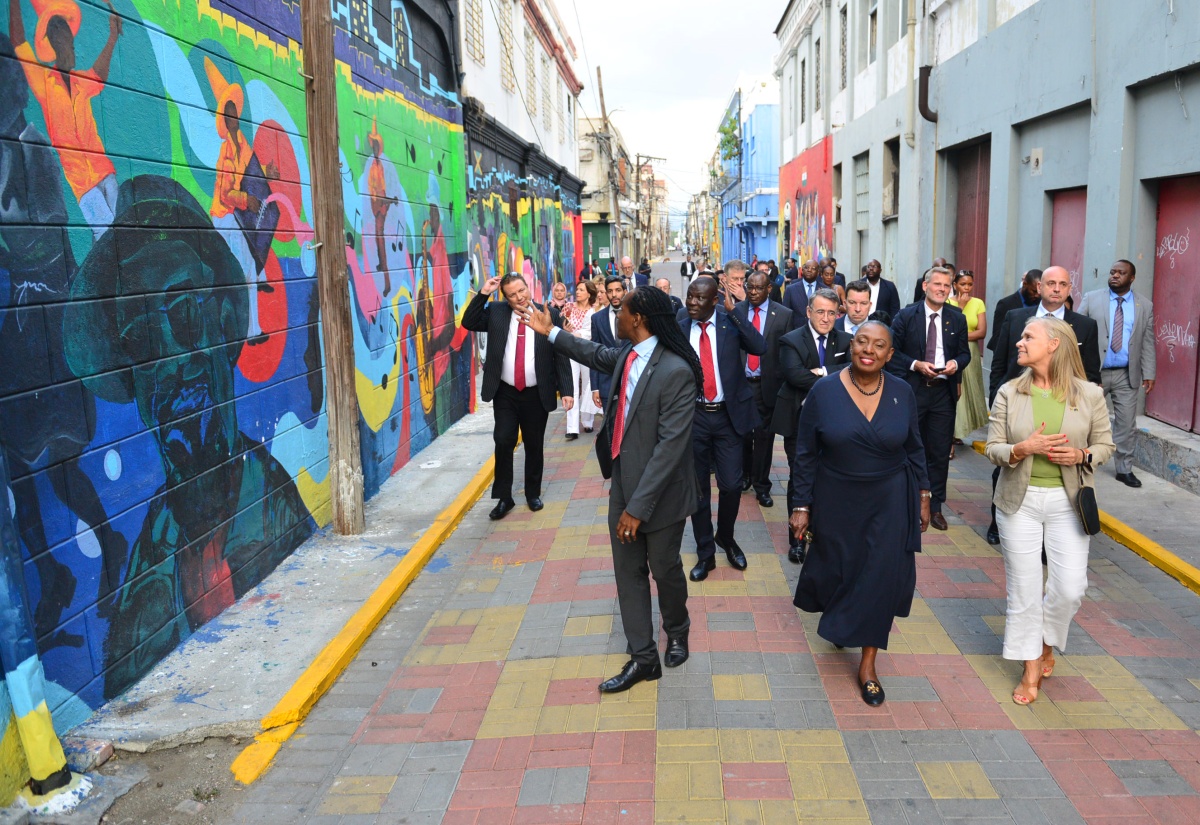 PHOTOS: Diplomatic Corps Visit Downtown Kingston Artwalk