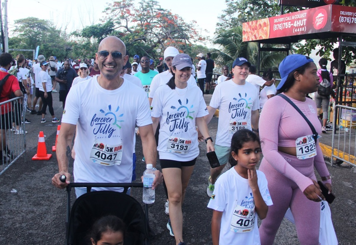 Thousands of Persons Take Part in Jill Stewart Mobay City Run