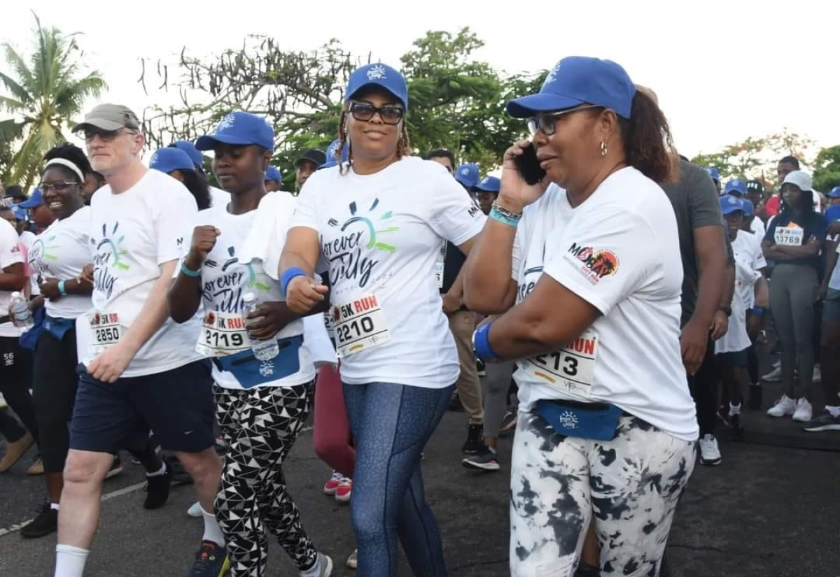 Thousands of Persons Take Part in Jill Stewart Mobay City Run