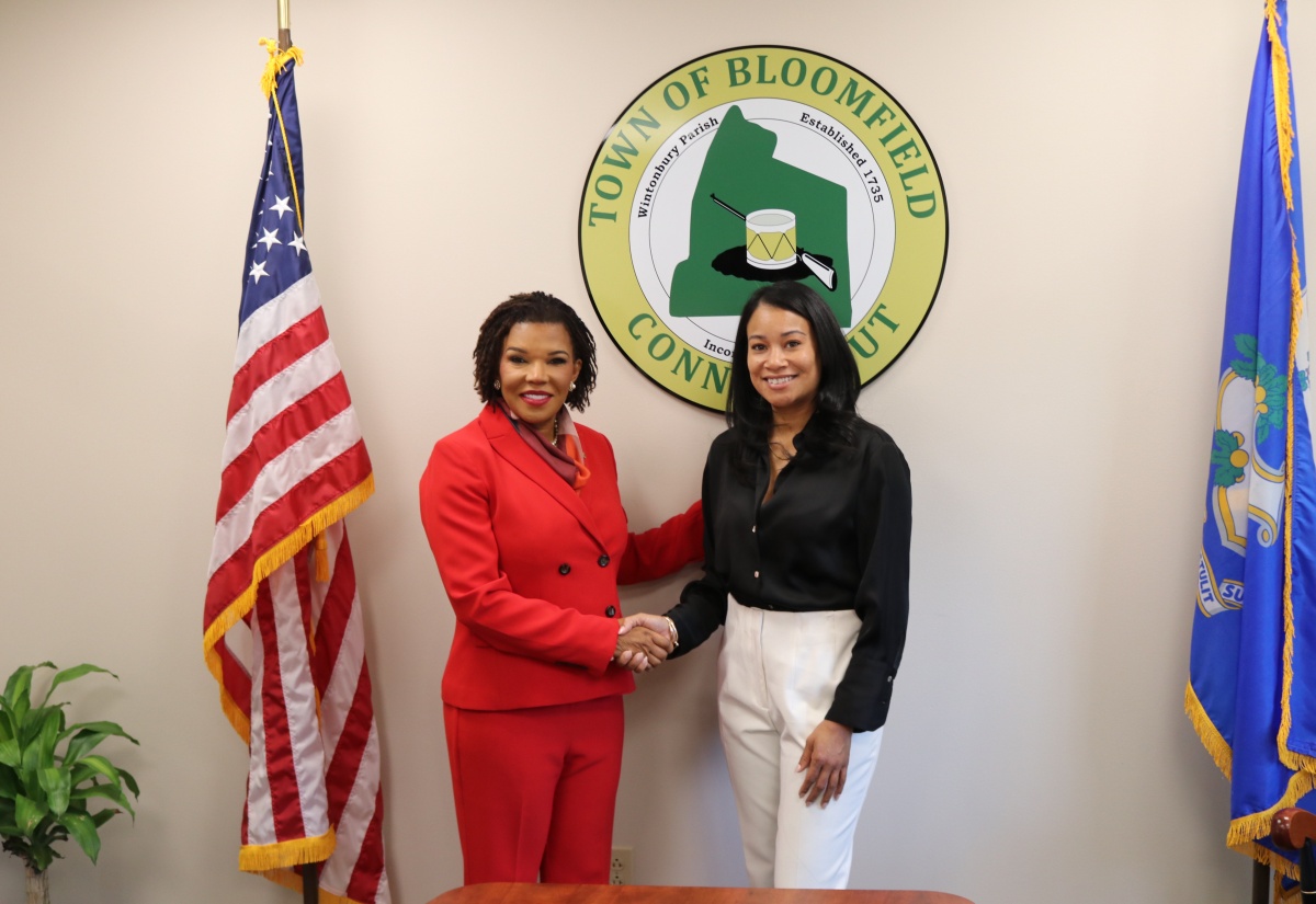 PHOTOS: Ambassador Marks Calls on Bloomfield Mayor