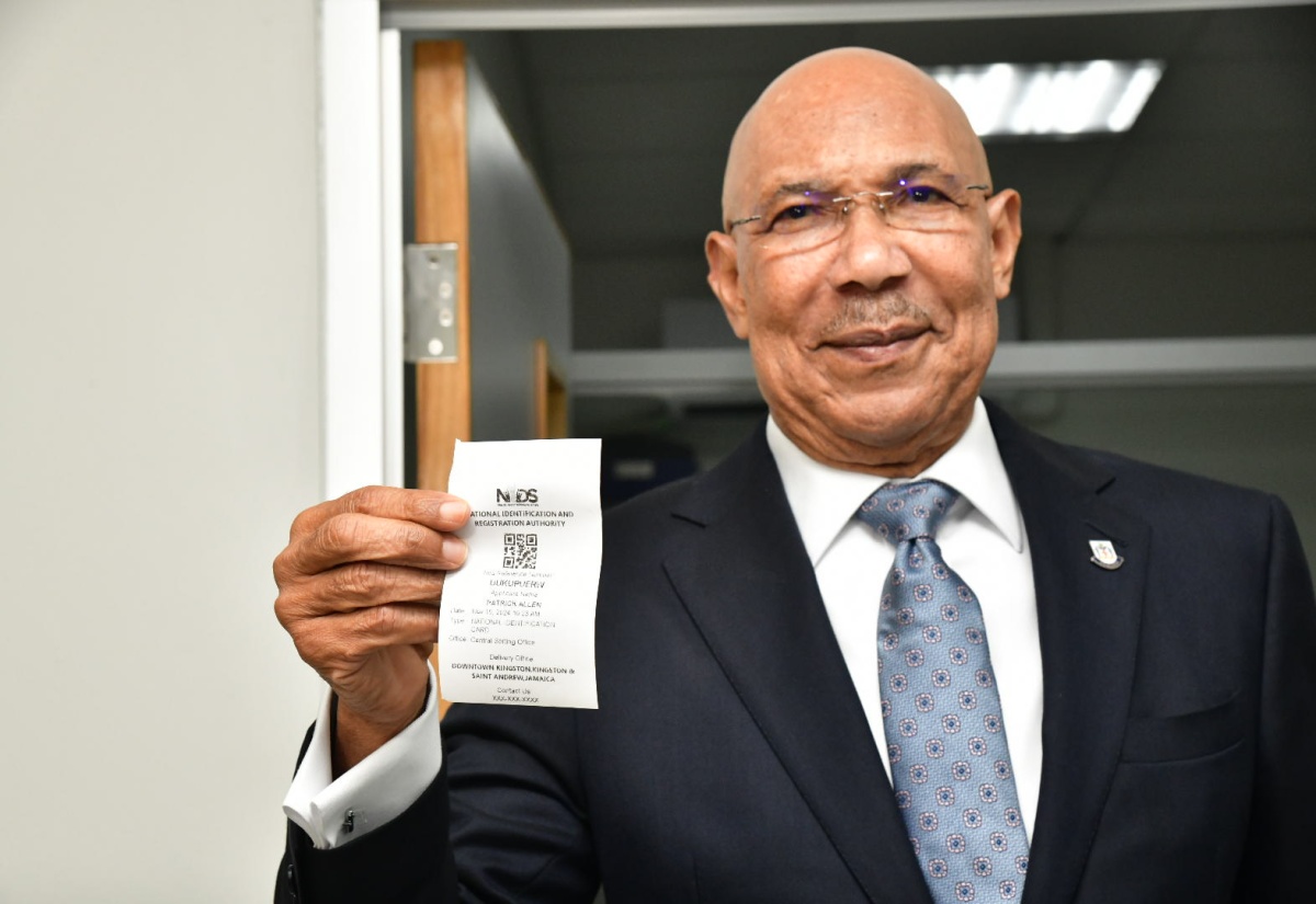 Prime Minister, Their Excellencies Receive NIDS Card