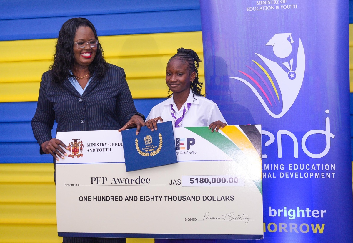 32 PEP High Achievers Receive Government Scholarships