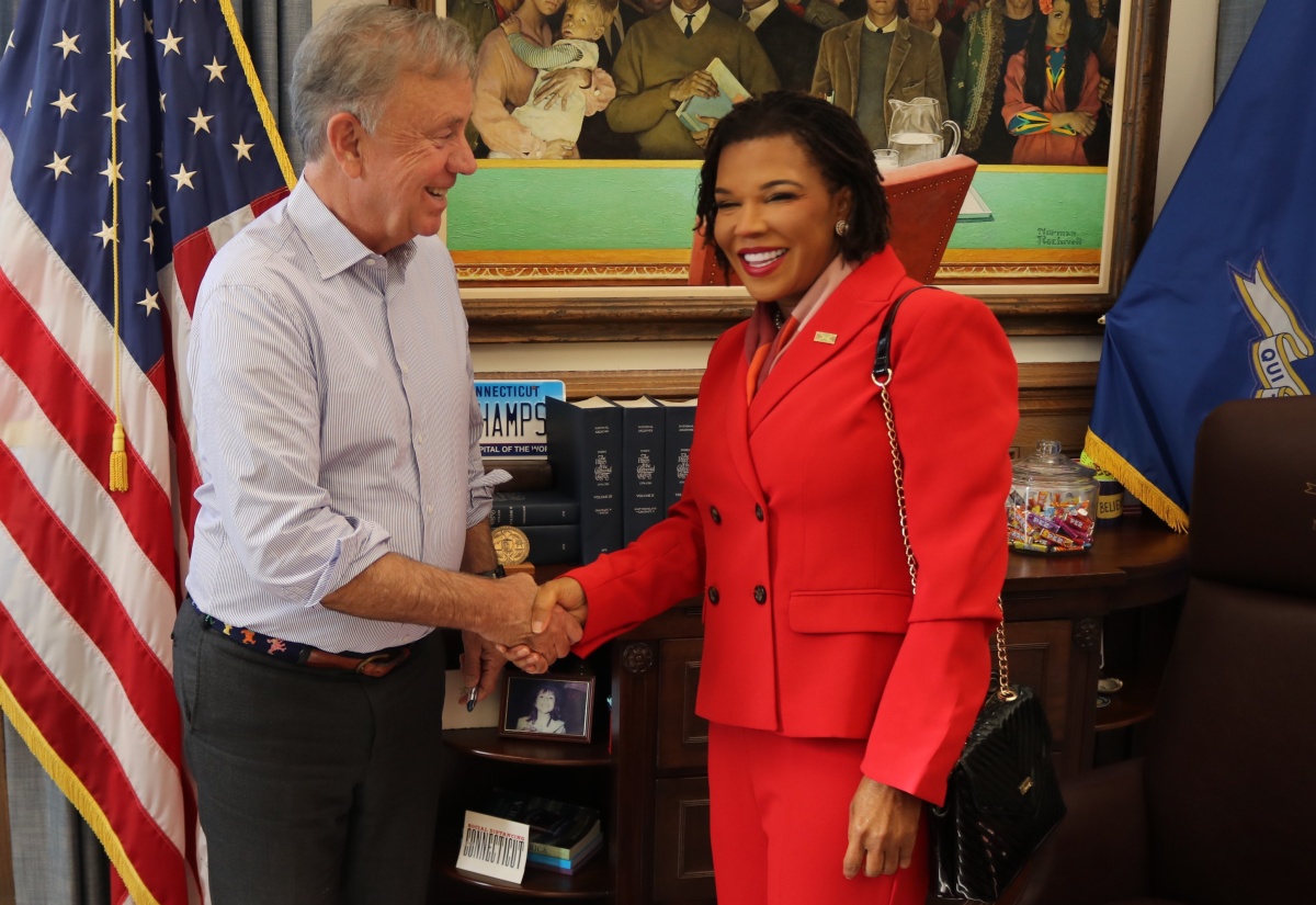 PHOTOS: Ambassador Marks Calls on Governor of Connecticut