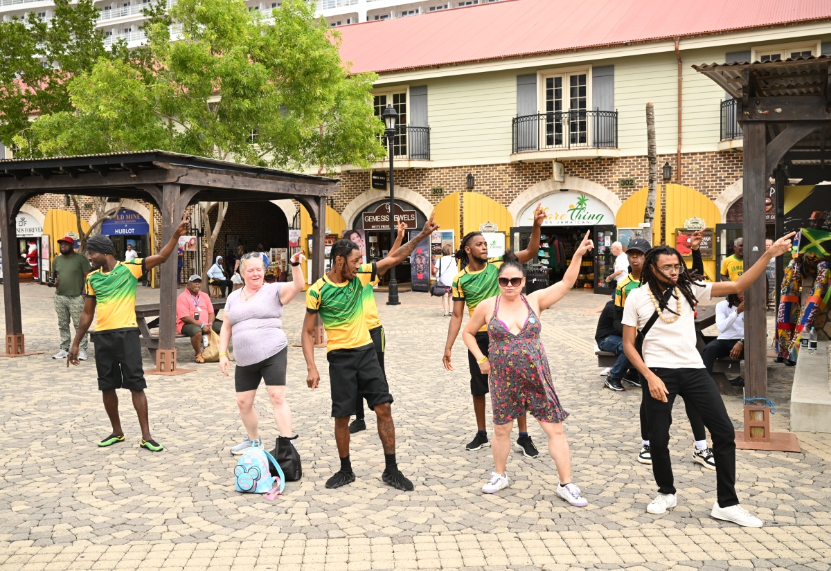 Disney Treasure Cruise Passengers Immerse Themselves in Local Culture