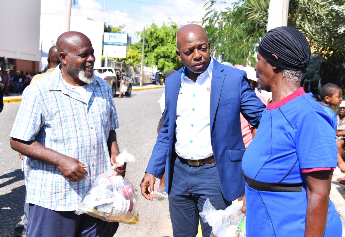 Houses of Parliament Bring Christmas Cheer to Children, Senior Citizens