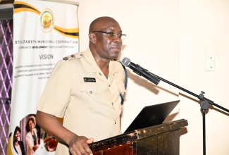 Commanding Officer for the St. Elizabeth Police Division, Superintendent Coleridge Minto, addresses the St. Elizabeth Municipal Corporation’s monthly meeting in Black River on Thursday,(January 9).

