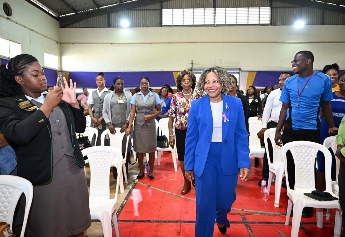 Education Minister Urges Educators to Embrace Technology and AI for Transforming Learning
