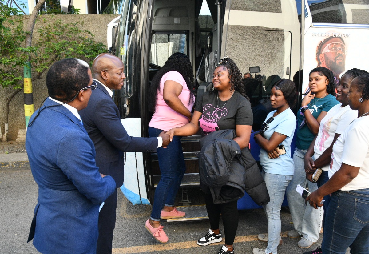 Hundreds of Farm Workers Off to Canada