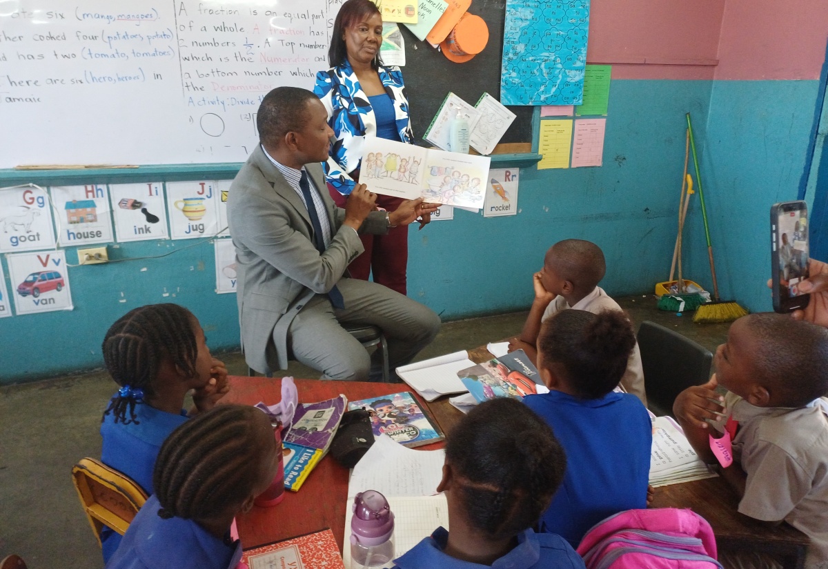 Students Urged to Make Use of Public Libraries