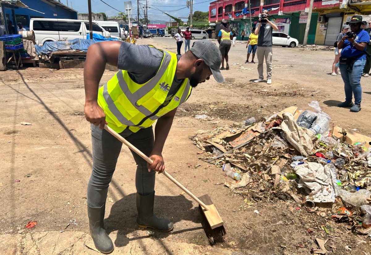 Charles Gordon Market Gets Labour Day Cleaning