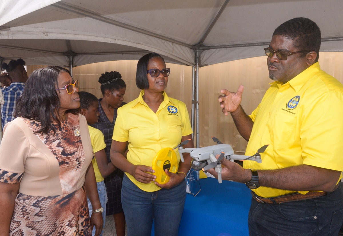 Cabinet Secretary Highlights Importance of Education