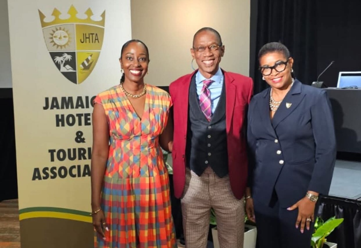 Tourism Minister Lauds JHTA